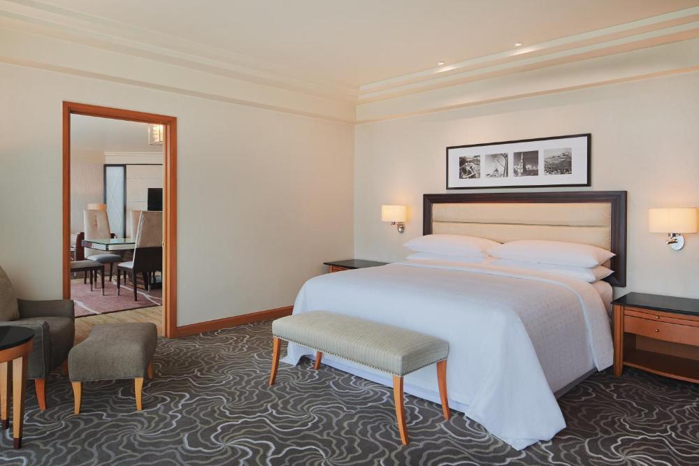 One-Bedroom Executive Suite with City View